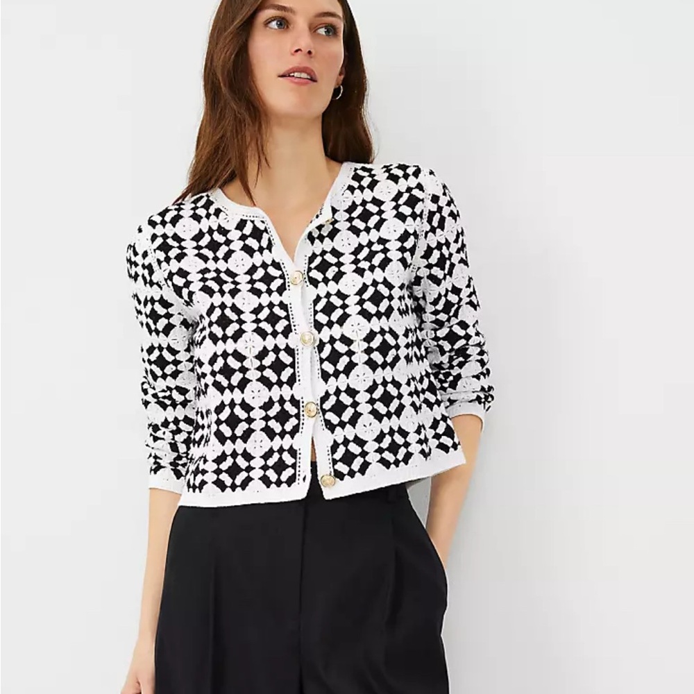 🖤 Ann Taylor Geo Crochet Cardigan – Size Small 🖤